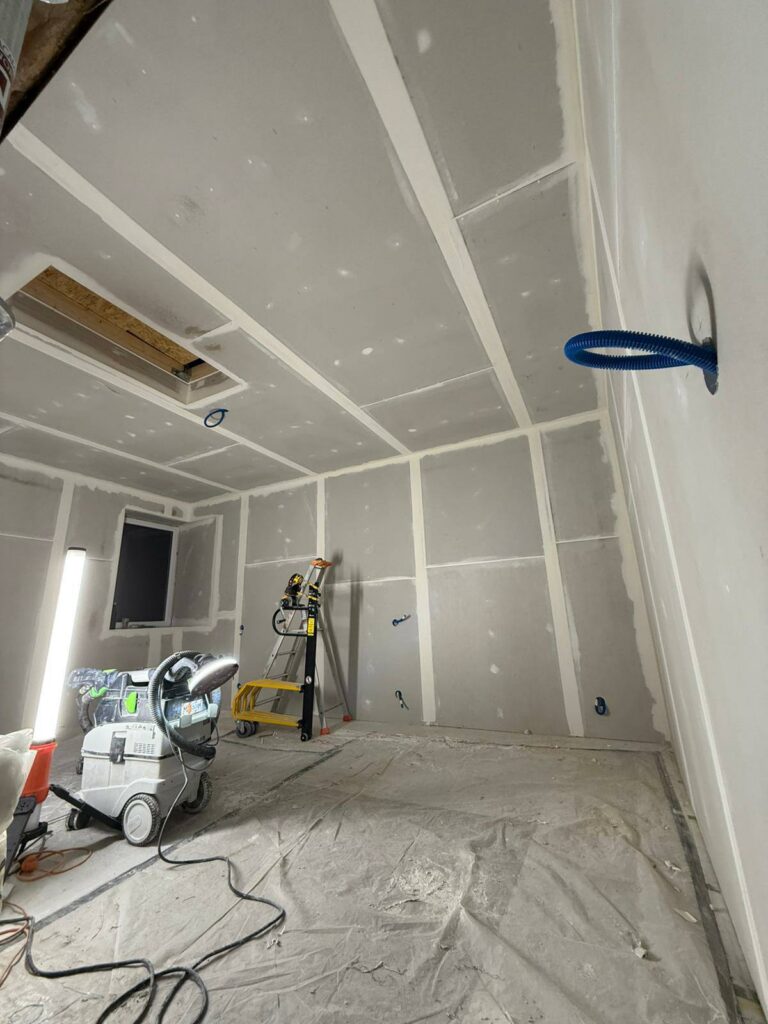 Ajl-habitat-menuiserie-et-renovation - création cloison intérieure en placo à Falaise : conseils et budget - Featured Image 1